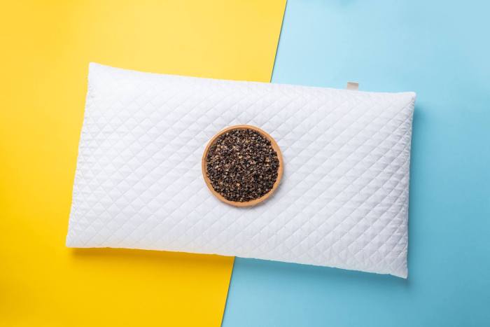 Make Your Own Pillow Mist – A Beautiful Mess Make Your Own Pillow Mist – A Beautiful Mess